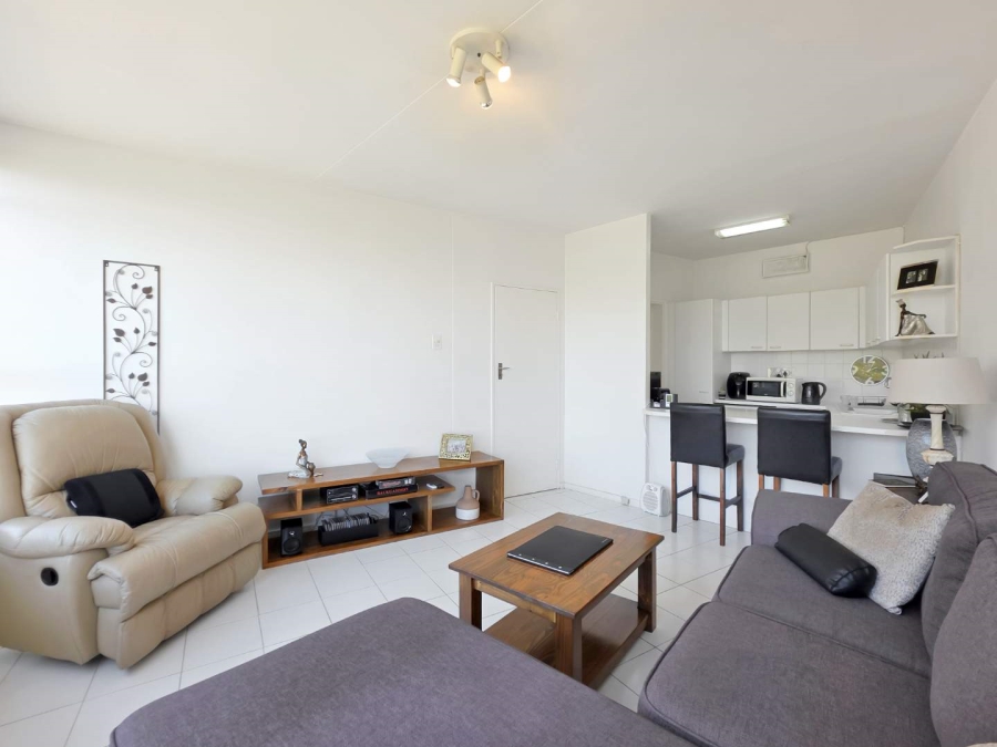 1 Bedroom Property for Sale in Vredehoek Western Cape